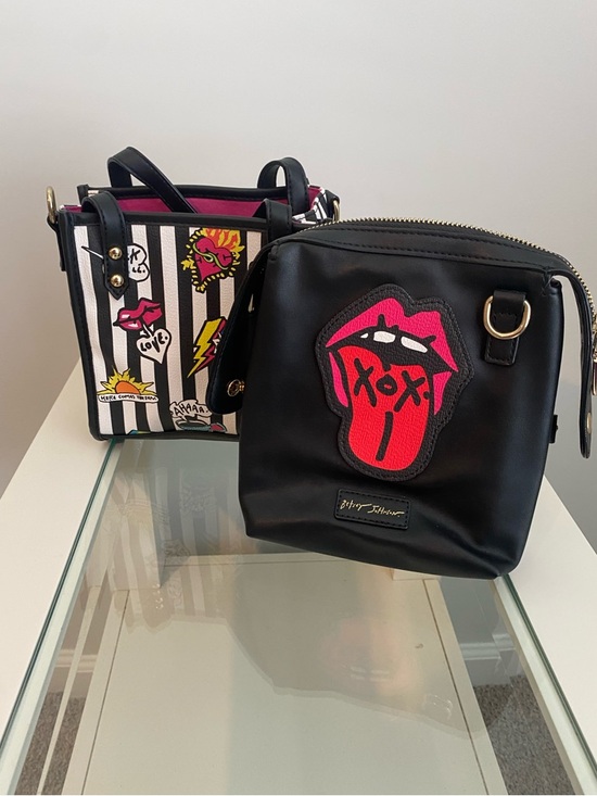 Betsey Johnson Handbags - Betsey Johnson Here Comes The Sun Black Striped Crossbody Bag